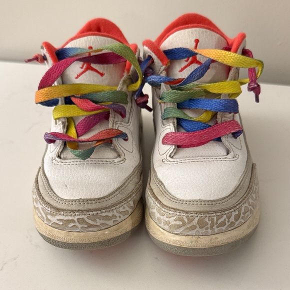 Little Kids Nike Air Jordan 3 Retro Sneakers White with Rainbow Laces 13c - Picture 2 of 6